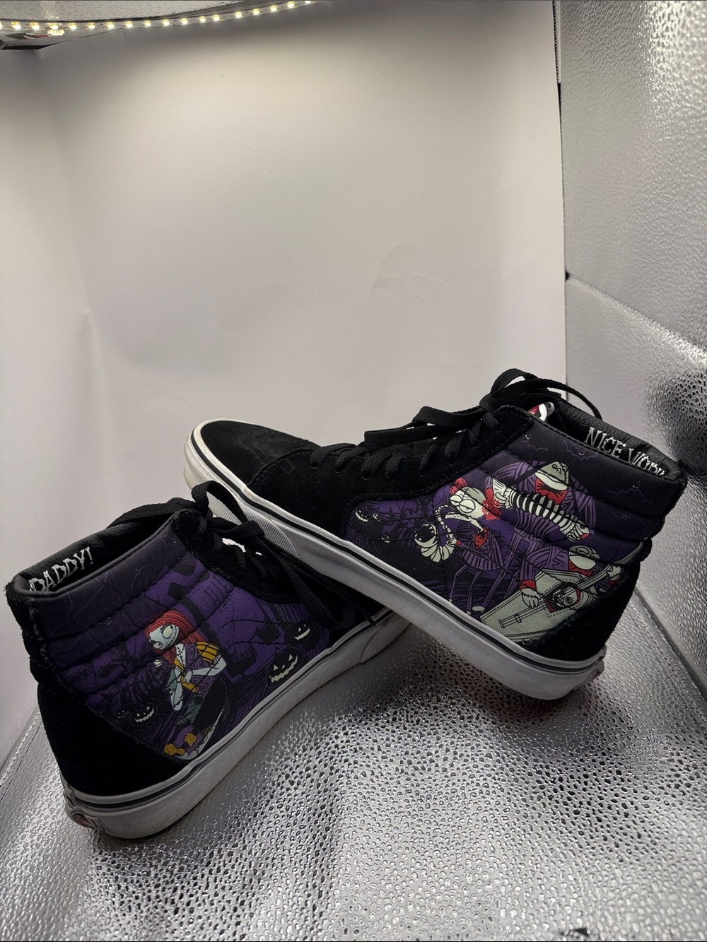 TIM BURTON’S DISNEY- THE NIGHTMARE BEFORE CHRISTMAS HIGH-VANS NWOTS